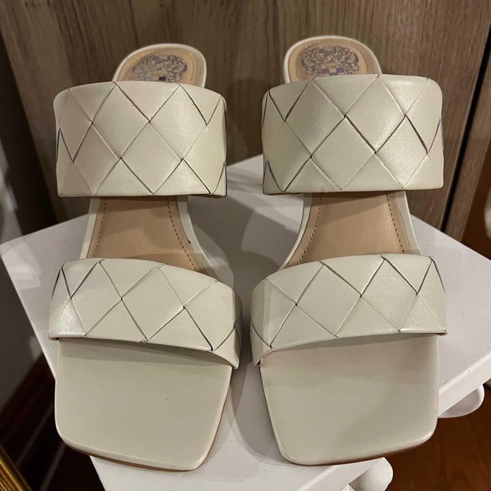Vince Camuto candiala sandal in bone Napa